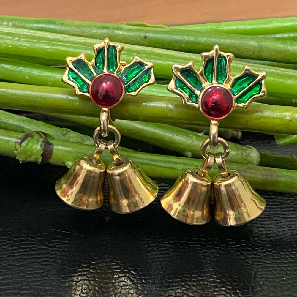 Vintage Holly Christmas Bells Gold-tone Holiday Clip On Earrings